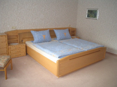 Das Schlafzimmer mit Doppelbett